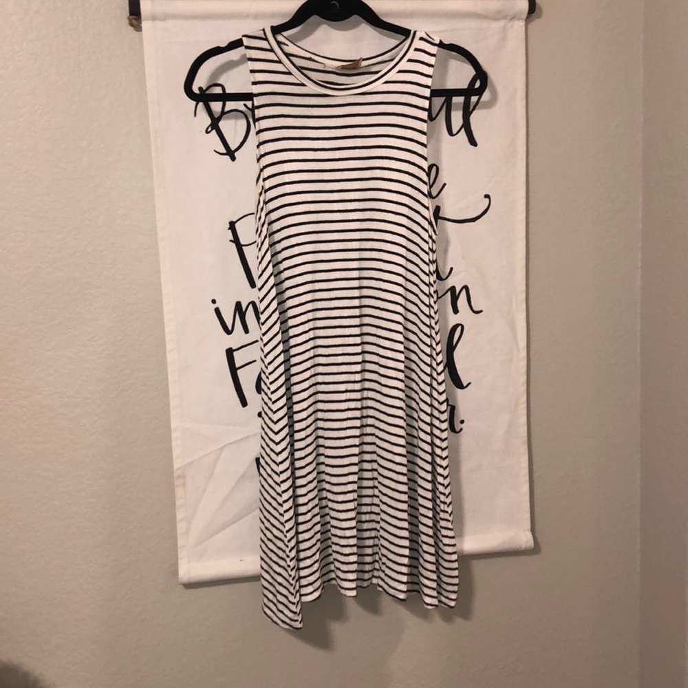 Black and white striped sleeveless boutique dress!